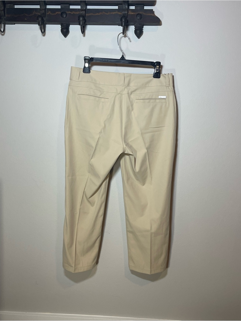 ADIDAS Essential Lightweight Beige Tan Golf Capri Pants Size 8 NWT - Picture 4 of 9